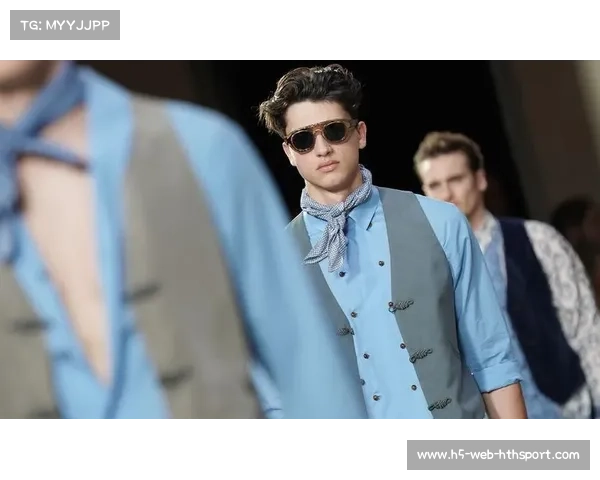 乔治携球星亮相巴黎时装周，共同主持奢华时尚盛典